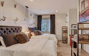 Home exchange in Breckenridge CO, lower level master with 2 queen beds