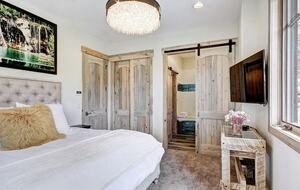 Home exchange in Breckenridge CO, master bedroom with king-size bed