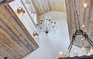 Home exchange in Breckenridge CO with vaulted ceilings & chandeliers