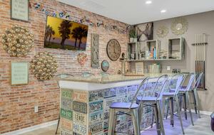 Home exchange in Kissimmee FL, full-size loft bar that seats 5