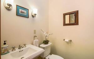 Home exchange in Calistoga CA, basement half bathroom