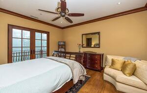 Home exchange in Calistoga CA, middle guest room with couch & balcony