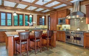 Home exchange in Calistoga CA, kitchen with Viking appliances
