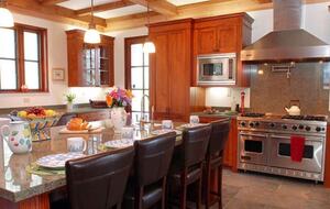 Home exchange in Calistoga CA, kitchen with beautiful wood cabinets
