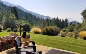 Home exchange in Calistoga CA, back patio chairs overlooking the hills