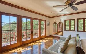 Home exchange in Calistoga CA, sofa in master suite