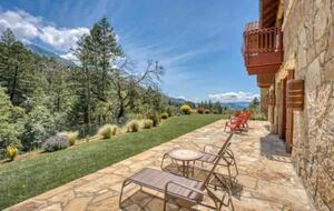 Home exchange in Calistoga CA, stone patio with seating