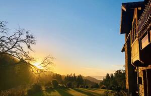 Home exchange in Calistoga CA, sunset views from the patio