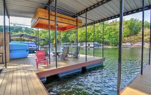 Hidden Harbor Hideaway Lake House - Lake Ozark, Missouri