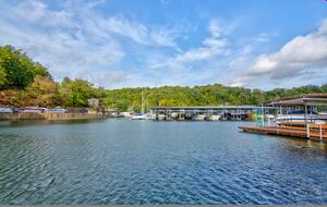 Hidden Harbor Hideaway Lake House - Lake Ozark, Missouri