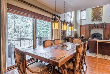 Mammoth Lakes Townhome on the 17th Fairway—Golf and Ski Getaway - Mammoth Lakes, California