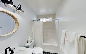 Cabin by the Lake | Gilner Point | Private Hot Tub - Big Bear Lake, California