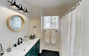 Cabin by the Lake | Gilner Point | Private Hot Tub - Big Bear Lake, California