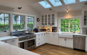 Vineyard Time - Edgartown, Massachusetts