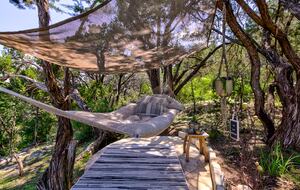 Firesong Ranch and Glamping - The Casita and Ndotto - Spicewood, Texas