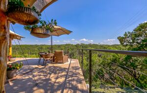 Firesong Ranch and Glamping - The Casita and Ndotto - Spicewood, Texas