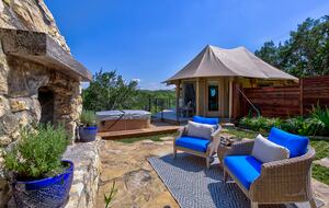 Firesong Ranch and Glamping - The Casita and Ndotto - Spicewood, Texas
