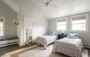 Vineyard Time - Edgartown, Massachusetts