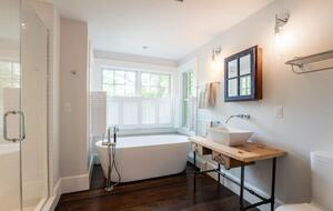 Vineyard Time - Edgartown, Massachusetts