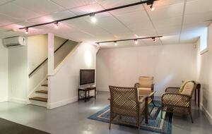 Vineyard Time - Edgartown, Massachusetts