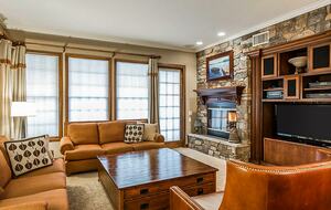 Home exchange, The Club at Big Bear Village, presidential living room