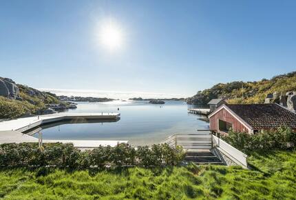 House on a fjord of Norway with a jetty and pool - Høvåg, Norway