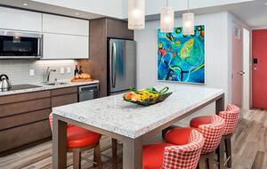 Home exchange in Cancun, lagoon view 2 bedroom villa kitchen