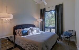 Home exchange in Spicewood TX, guest bedroom with king-sized bed