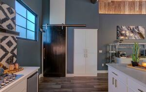 Home exchange in Spicewood TX, washer and dryer in kitchen