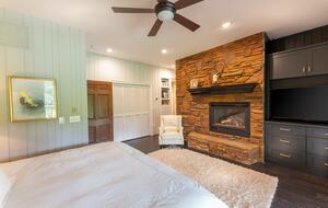 North Carolina Gem Overlooking 18th Green at Hound Ears Country Club - Boone, North Carolina