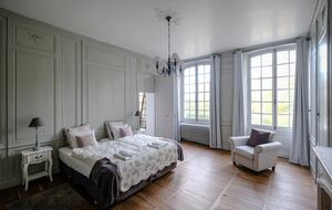 Château d'Isle-sur-Marne (R) - Isle sur Marne, France