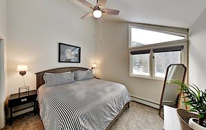 Modern EagleVail Family Retreat | Private Garage - Avon, Colorado