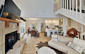 Modern EagleVail Family Retreat | Private Garage - Avon, Colorado