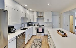 Modern EagleVail Family Retreat | Private Garage - Avon, Colorado