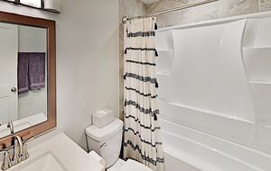 Modern EagleVail Family Retreat | Private Garage - Avon, Colorado