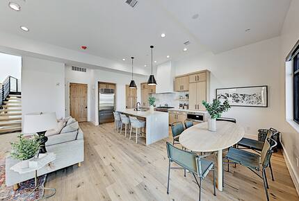Designer Gem | Hot Tub & Bonus Room | Walk to Lift - Park City, Utah