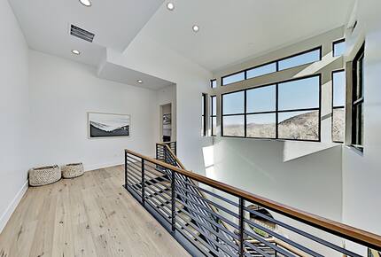 Designer Gem | Hot Tub & Bonus Room | Walk to Lift - Park City, Utah
