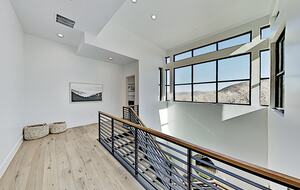 Designer Gem | Hot Tub & Bonus Room | Walk to Lift - Park City, Utah