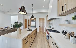 Designer Gem | Hot Tub & Bonus Room | Walk to Lift - Park City, Utah