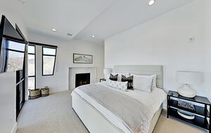 Designer Gem | Hot Tub & Bonus Room | Walk to Lift - Park City, Utah