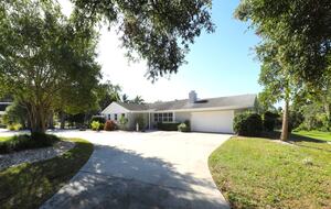 All Decked Out Waterfront Retreat - Sarasota, Florida