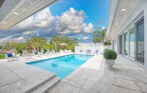 All Decked Out Waterfront Retreat - Sarasota, Florida