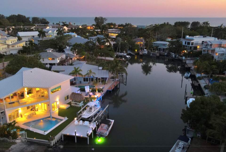Island Life Villa - 5 Bed at Anna Maria, Florida - Holmes Beach, Florida