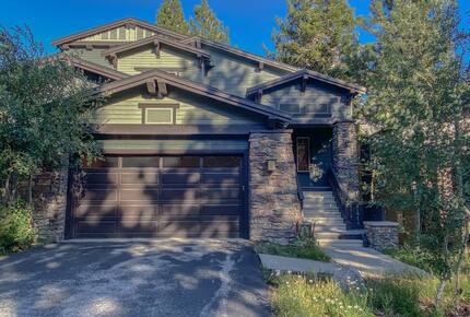 Mammoth Lakes Townhome on the 17th Fairway—Golf and Ski Getaway - Mammoth Lakes, California