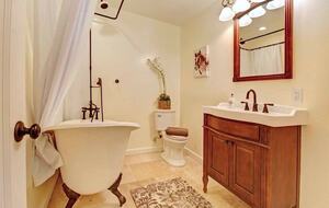 Downtown Napa Valley Hidden Gem - Napa, California