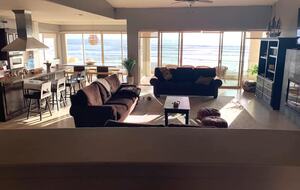 Casa Los Primos - La Misión, Mexico