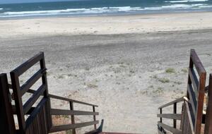 Casa Los Primos - La Misión, Mexico