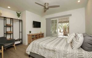 DateFarm 54 - Private and Gated, Central to Polo and Horse Park - Thermal, California