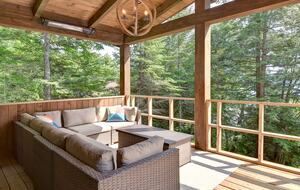 Lakefront Mont-Tremblant - La Conception, Canada