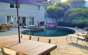 Luxurious Lake Lanier Compound - Flowery Branch, Georgia